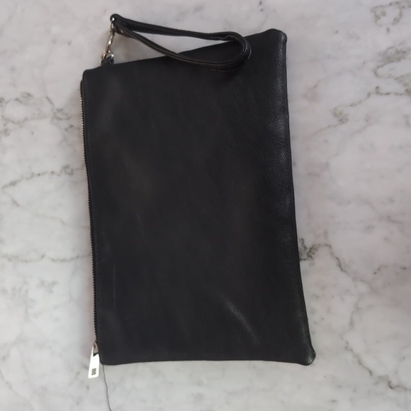 Fun faux leather patch bag - Picture 3 of 3